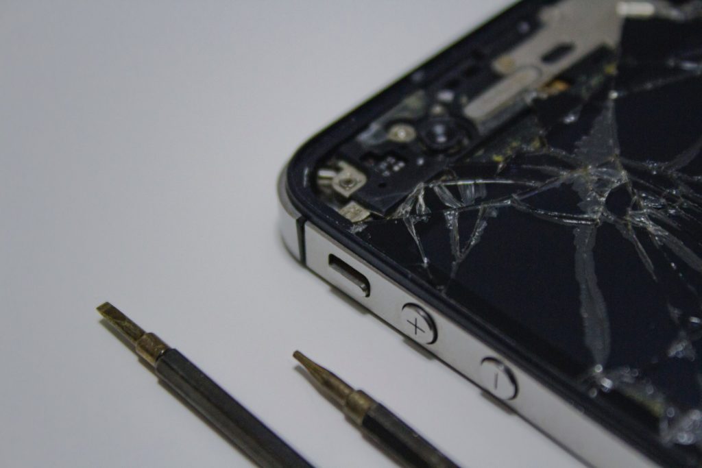 Broken iPhone: circularity